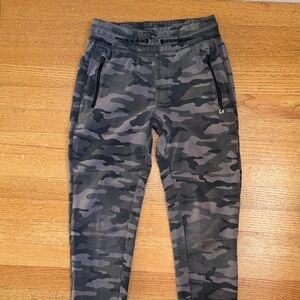 GapFit Kids Tech Black Camo Joggers